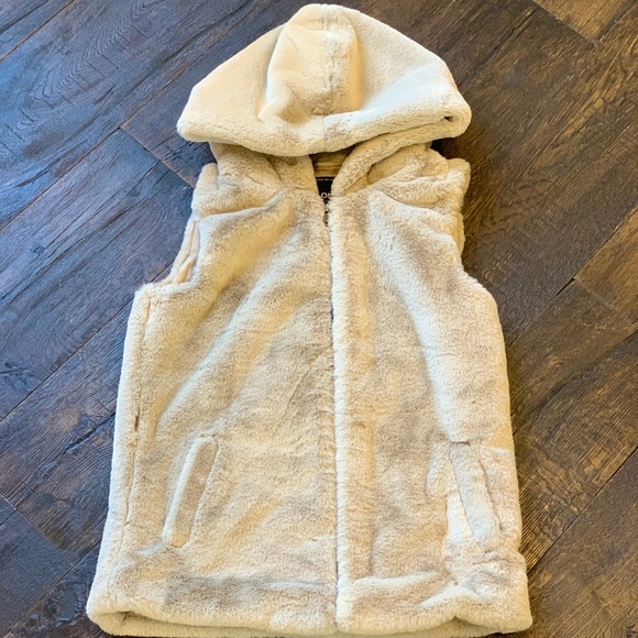 ONLY Faux Fur Hooded Waistcoat - Picture 2 of 5